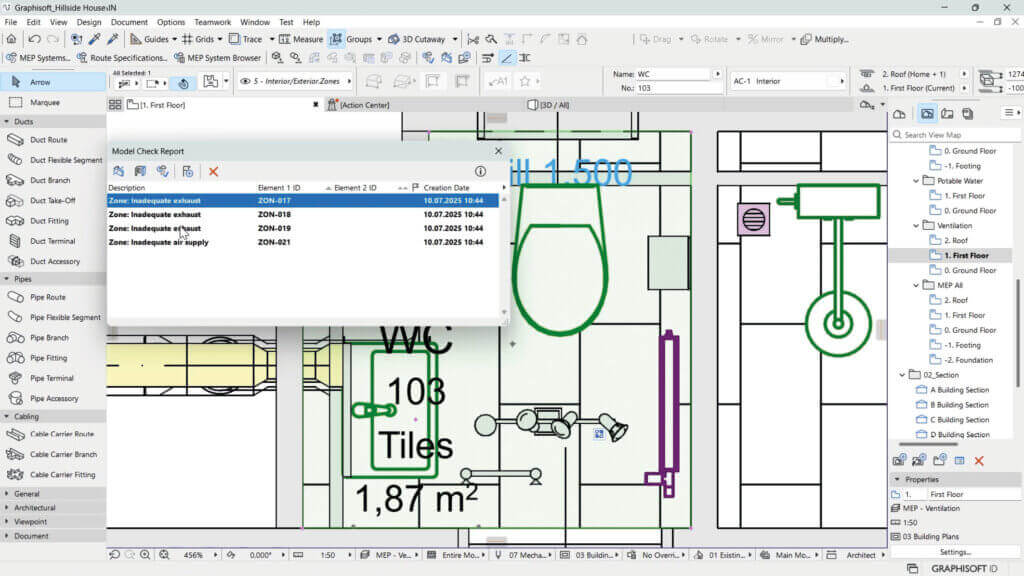 Auf einem Computerbildschirm wird eine Software für architektonische Entwürfe mit dem Grundriss eines Badezimmers und einem Pop-up-Fenster mit einem Modellprüfbericht angezeigt, in dem Probleme und Elementdetails aufgeführt sind.